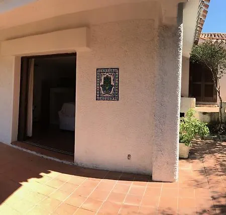 Titus - Portobello Villa Greuli